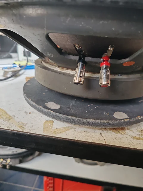 Jbl zvučnici 600wrms