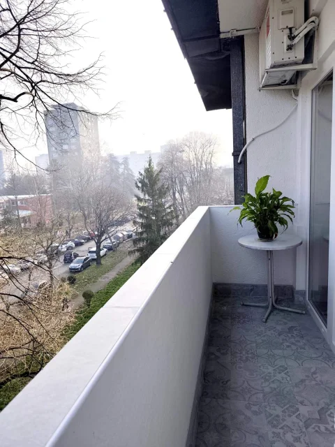Izdajem dvosoban stan, Novi Beograd, Otona Župančića 50 m2