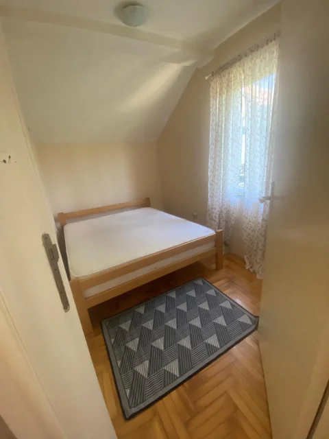 Izdajem stan u Krnjaci, garsonjera 22 kvadrata za jednu osobu